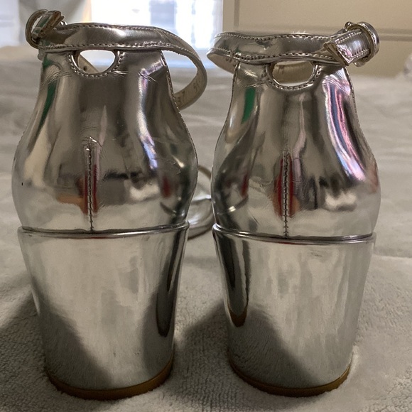 Stuart Weitzman Silver Simple Sandal - Picture 4 of 8